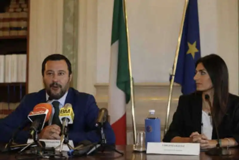 matteo salvini e virginia raggi 8