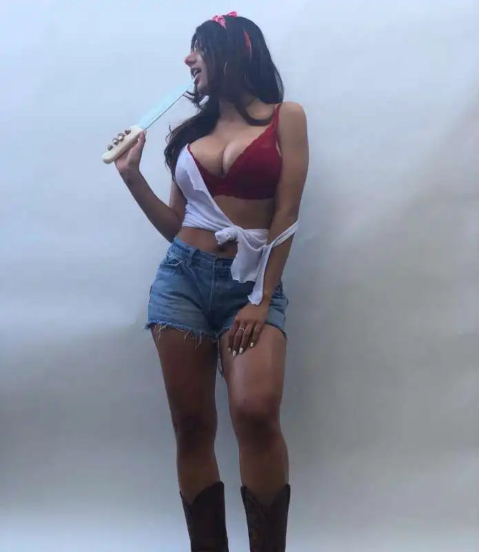 mia khalifa 31