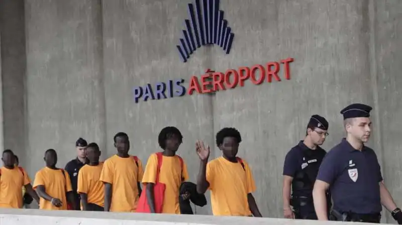 migranti lifeline a parigi 1