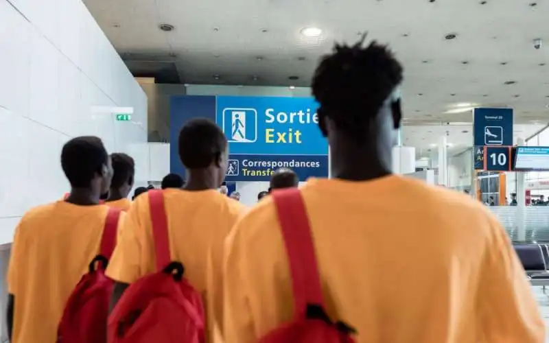 migranti lifeline a parigi 2