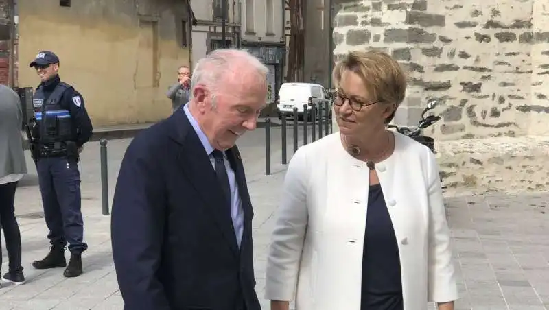 pinault a rennes per l inaugurazione della sua mostra debout