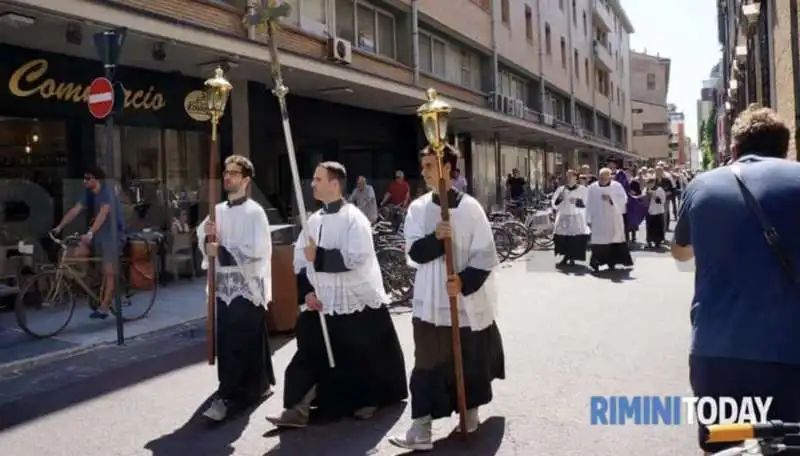 processione riparatrice per i gay a rimini 2