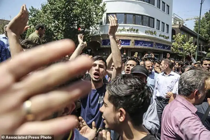 proteste gran bazar teheran iran 3