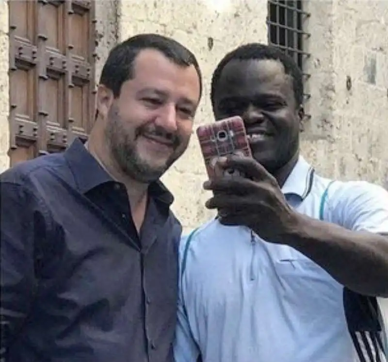 salvini selfie 3