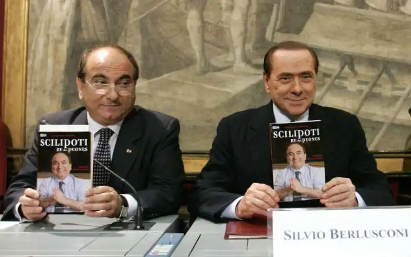 silvio berlusconi e domenico scilipoti il re dei peones