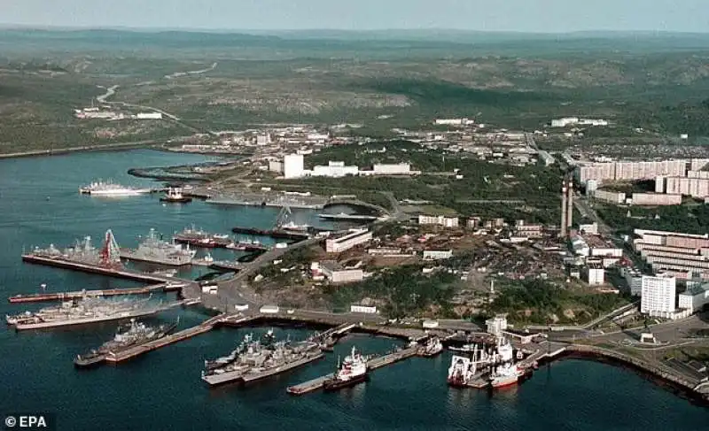 base della marina russa a severomorsk nel mare di barents