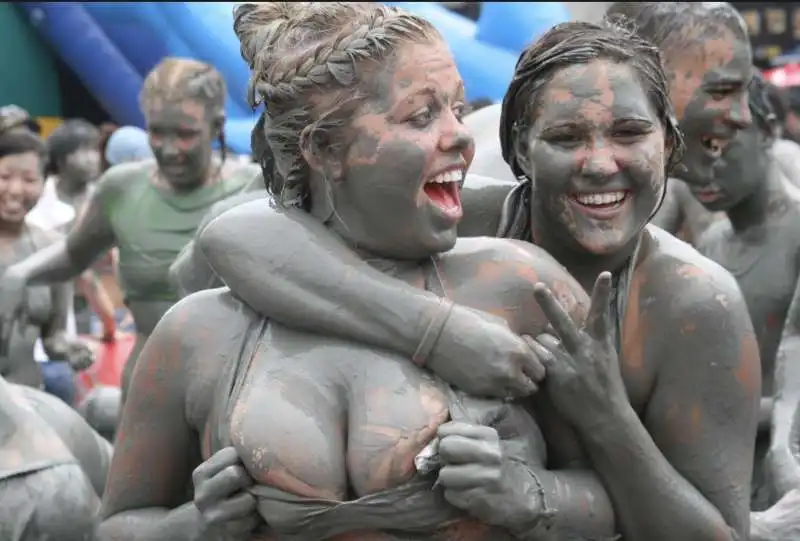 boryeong mud festival   il festival del fango in corea 2