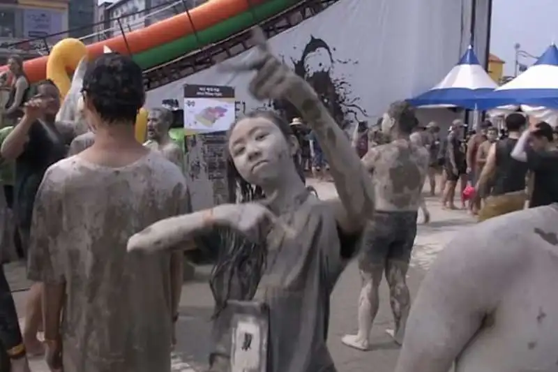 boryeong mud festival   il festival del fango in corea 2