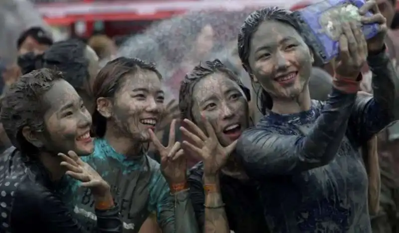 boryeong mud festival   il festival del fango in corea 28