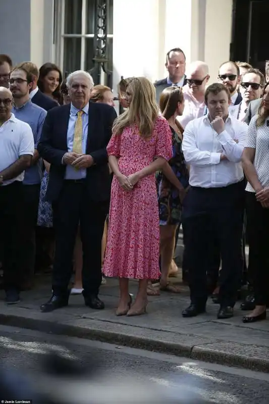 carrie symonds aspetta boris johnson a downing street