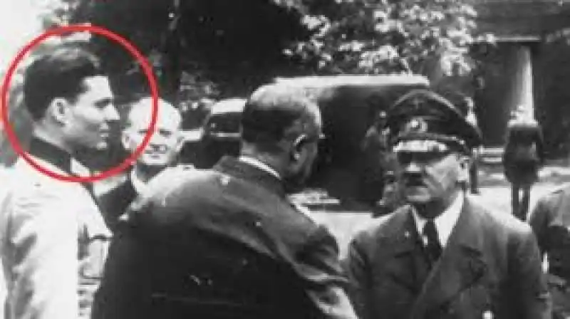 Claus von Stauffenberg e Hitler 