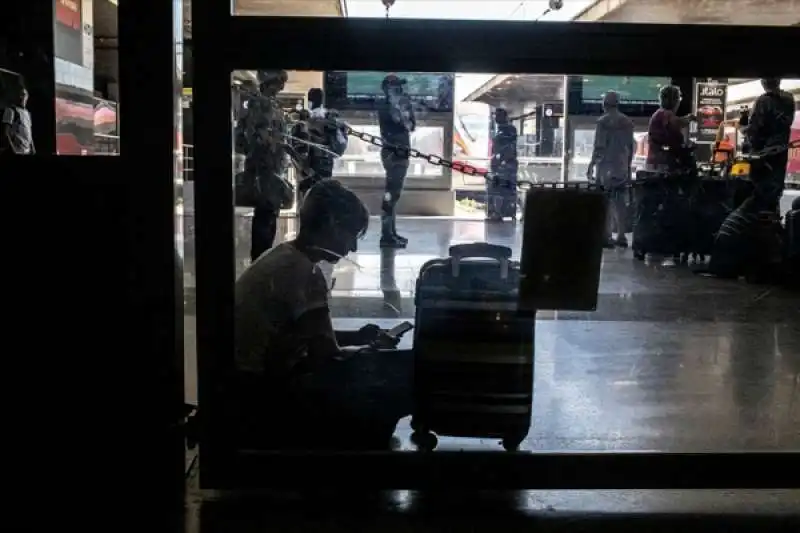 disagi e ritardi alla stazione termini dopo l'incendio a firenze rovezzano 59