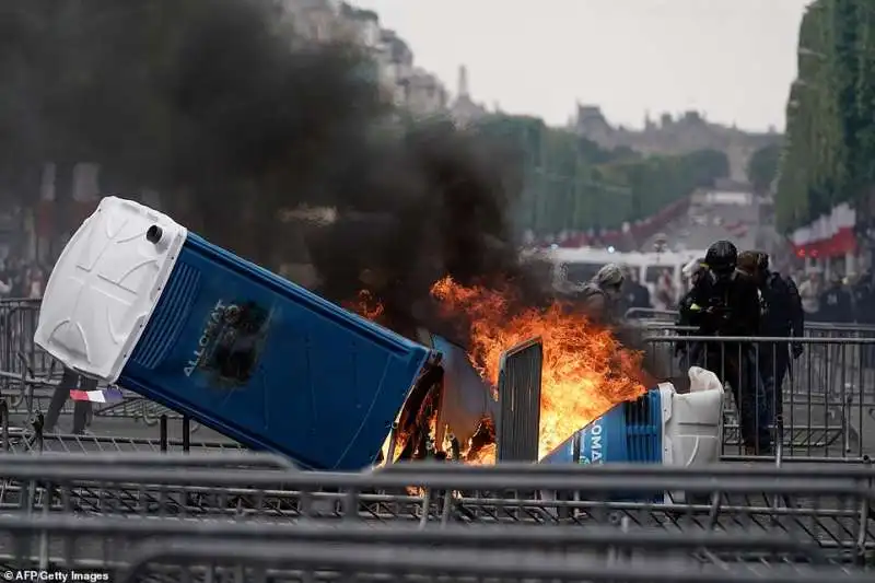 gilet gialli  il  14 luglio  