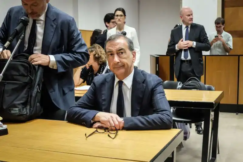 giuseppe sala in tribunale 1