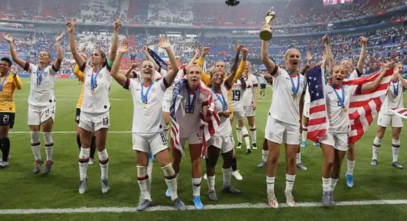 i festeggiamenti delle ragazze usa 7