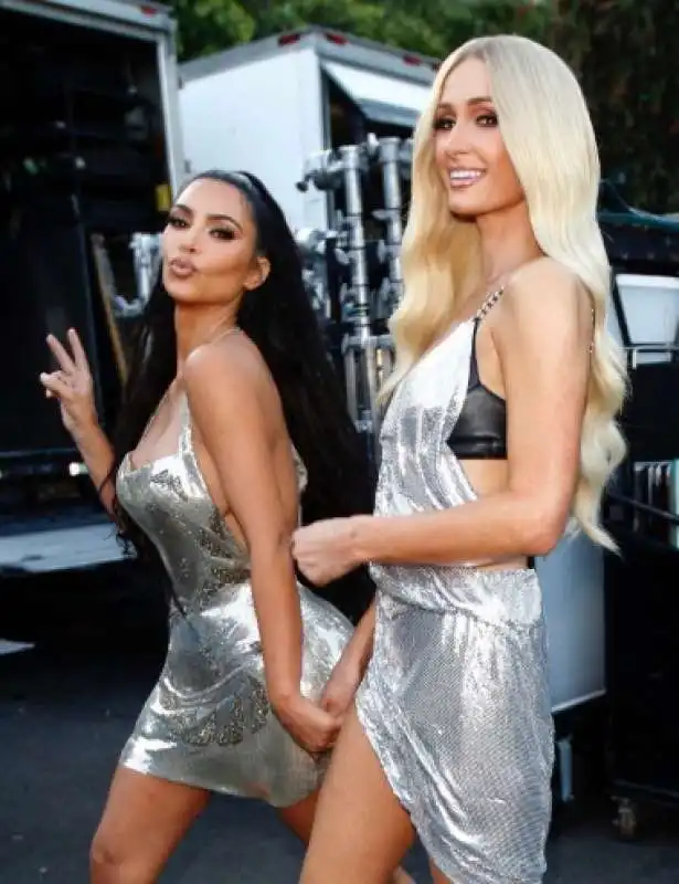 kim kardashian paris hilton 6