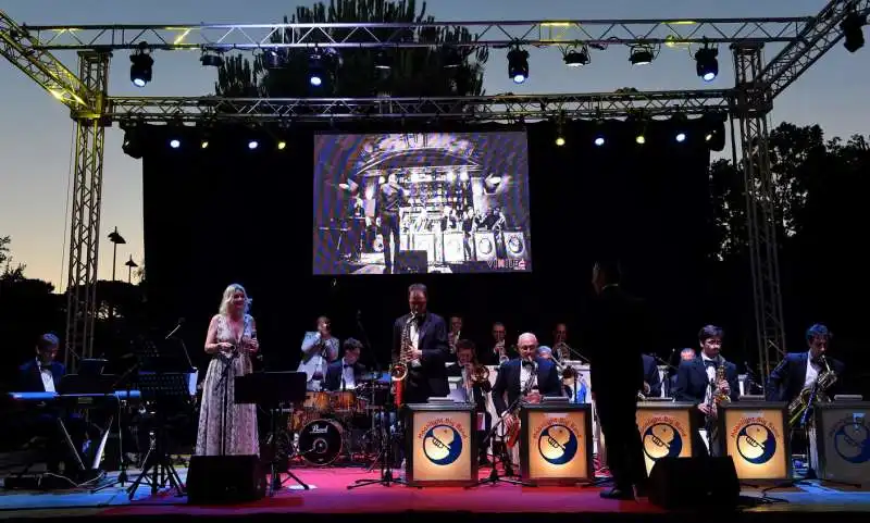 moonlight big band in concerto  foto di bacco