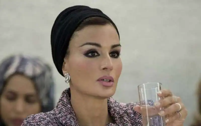 mozah bint nasser al missned 11