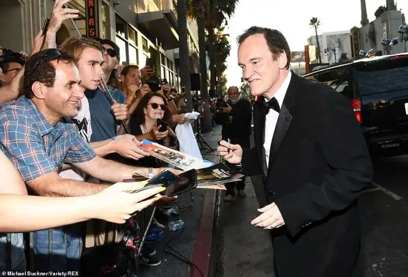 quentin tarantino firma autografi