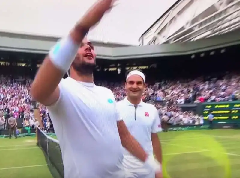 roger federer batte matteo berrettini a wimbledon 4