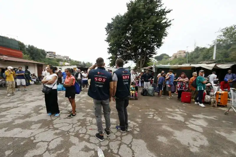 roma, sgombero via cardinal capranica primavalle 21