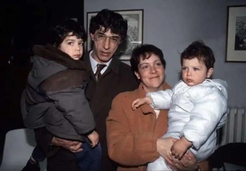 umberto bossi con la moglie manuela marrone e i figli