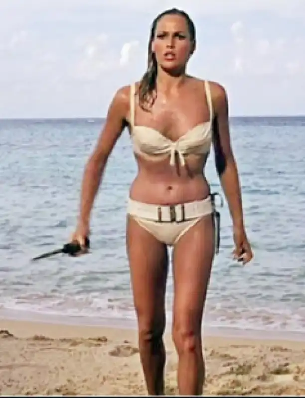 ursula andress