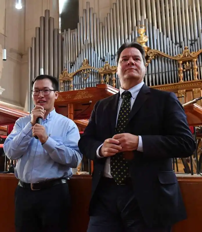 wang tianqi e roberto giuliani direttore del conservatorio di santa cecilia foto di bacco