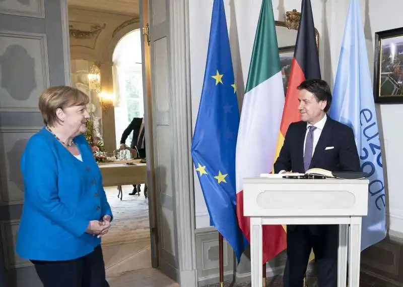 angela merkel e giuseppe conte al castello di meseberg 1