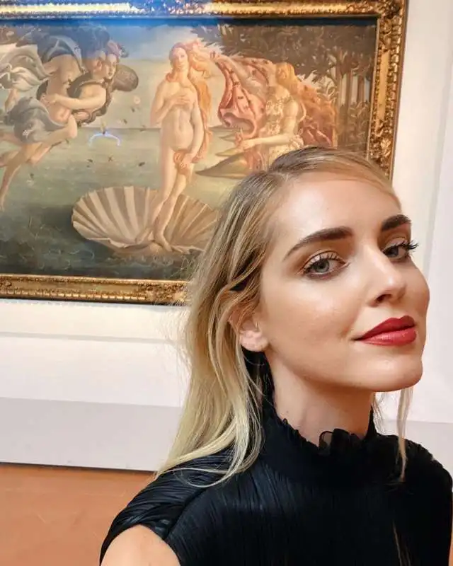 chiara ferragni agli uffizi