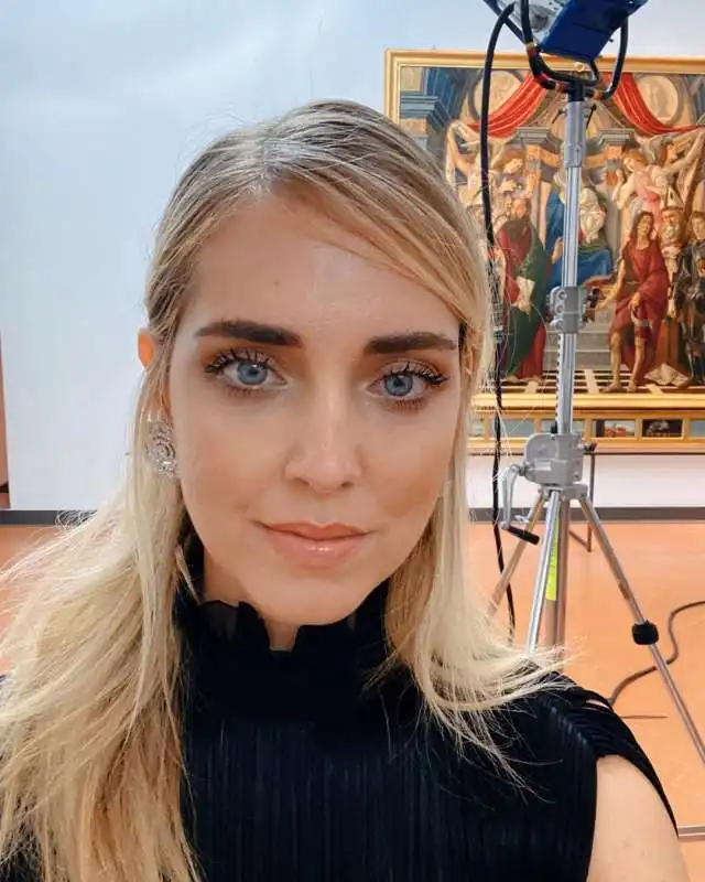 chiara ferragni agli uffizi 2