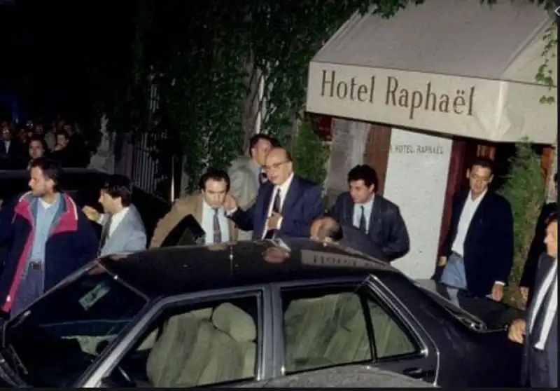 craxi hotel raphael