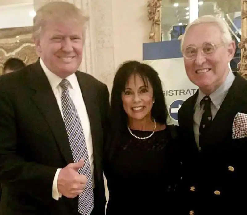 donald trump con nydia e roger stone 