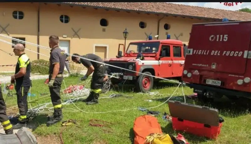 gorizia bimbo cade in un pozzo