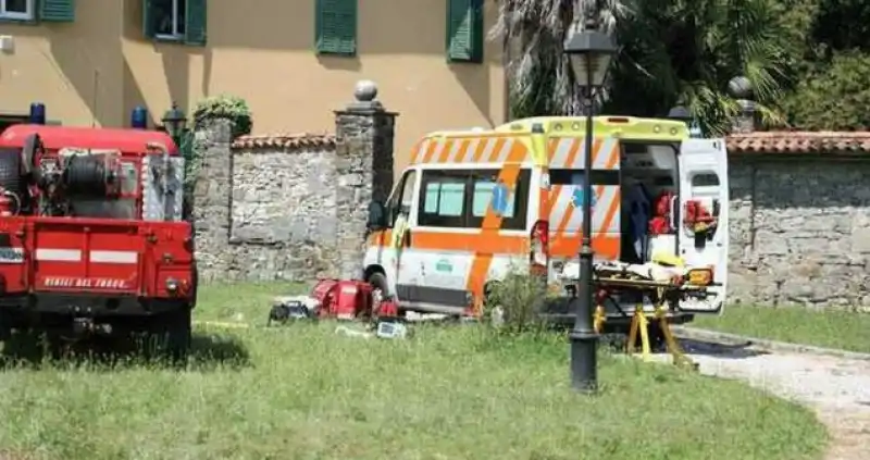 gorizia bimbo cade in un pozzo