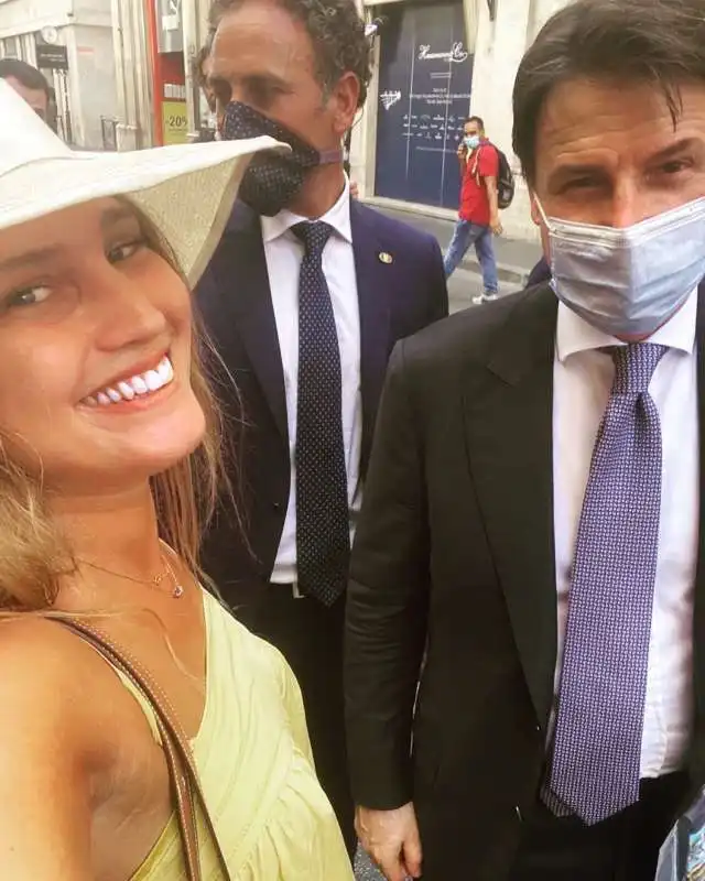 il selfie di alessandra cantini con giuseppe conte