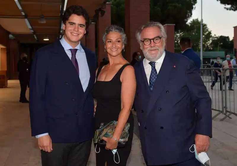 jose ramon dosal noriega con la moglie gabriela e il figlio diego  foto di bacco