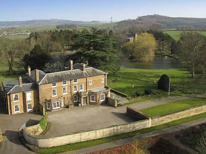 la casa sul lago di rishi sunak nello yorkshire