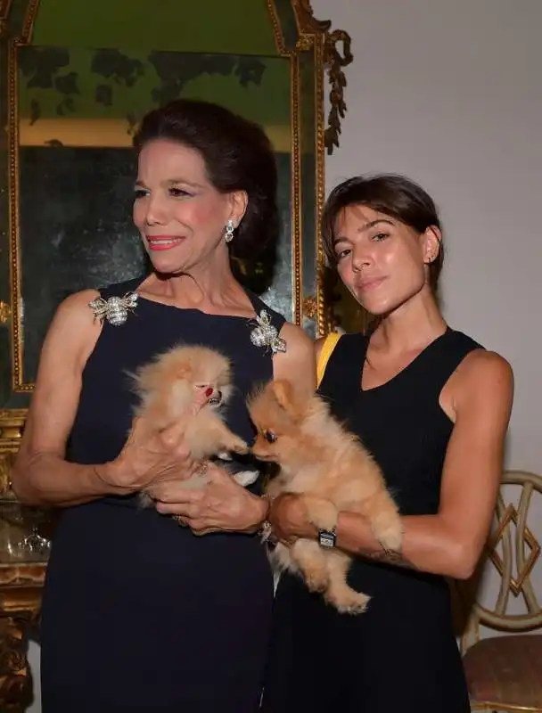 marisela federici con frida e veronica fendi con stitch  foto di bacco