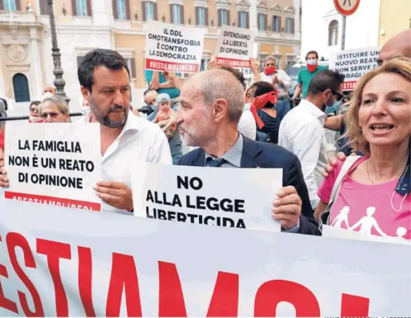 matteo salvini al flashmob contro legge omotransfobia