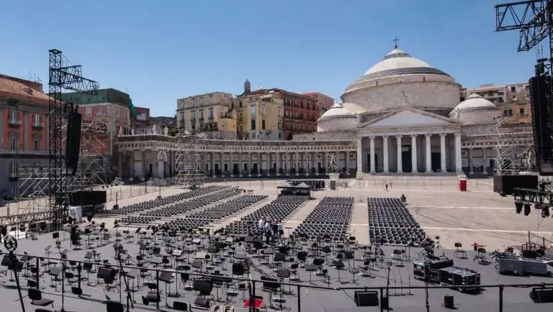 Napoli Piazza del Plebiscito