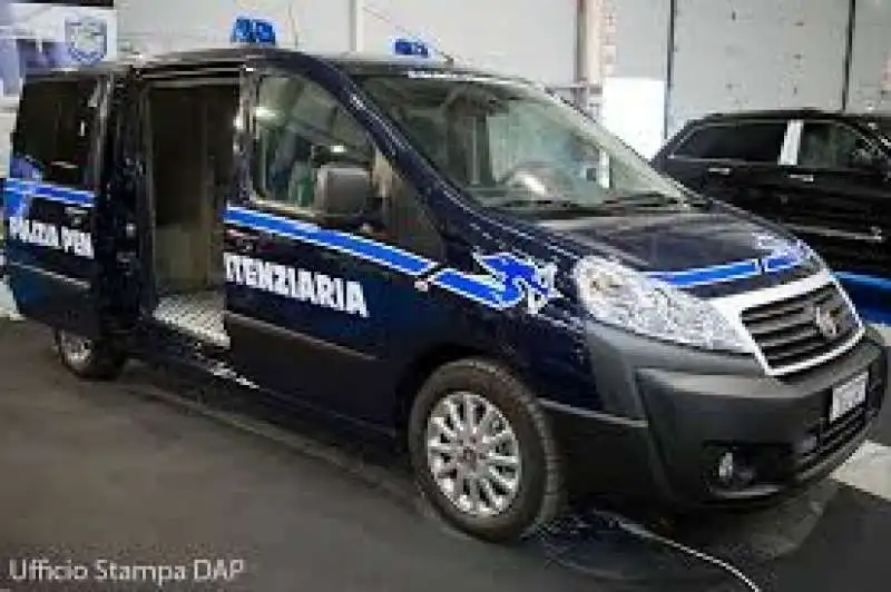 nuovi furgoni della polizia penitenziaria 1