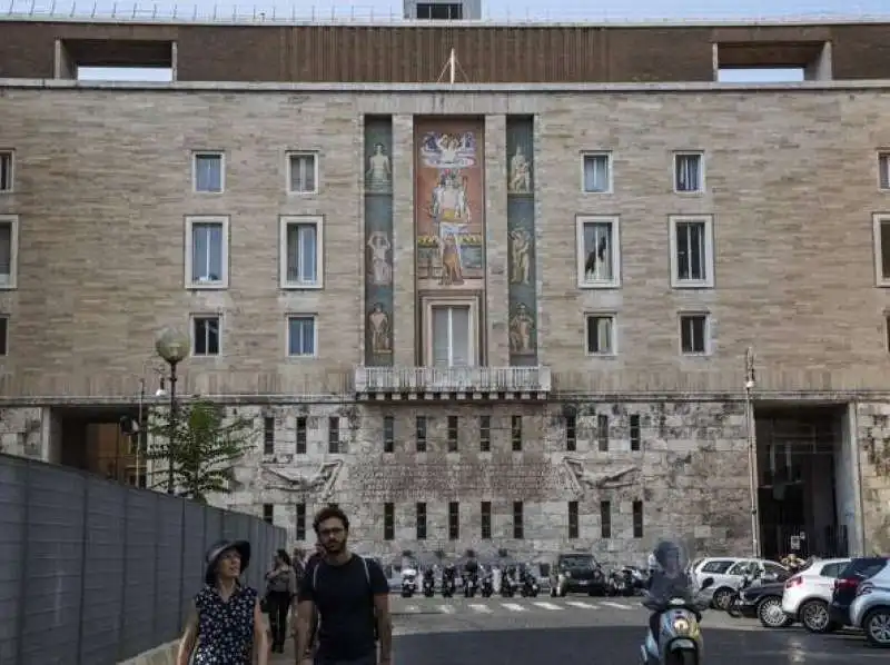 PALAZZO A PIAZZA AUGUSTO IMPERATORE