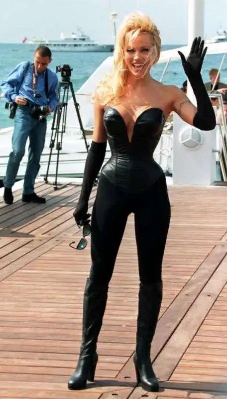 pamela anderson a cannes 2015