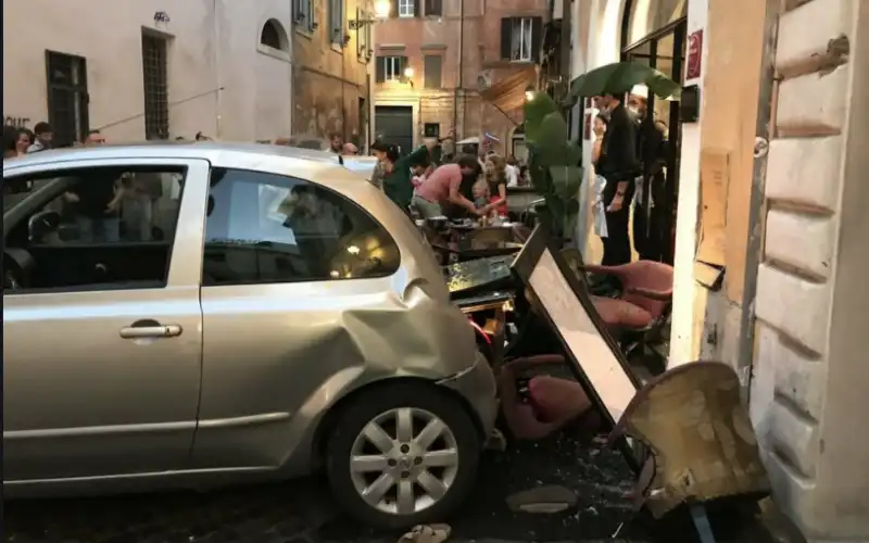 piazza delle coppelle incidente