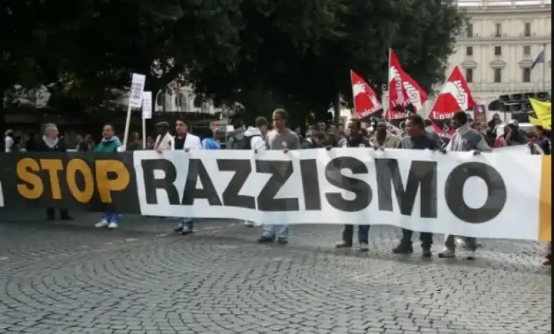 stop razzismo