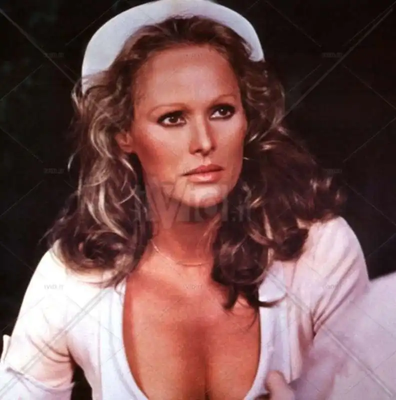 ursula andress   l'infermiera 