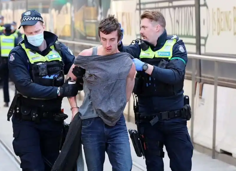 australia   proteste contro il lockdown    14