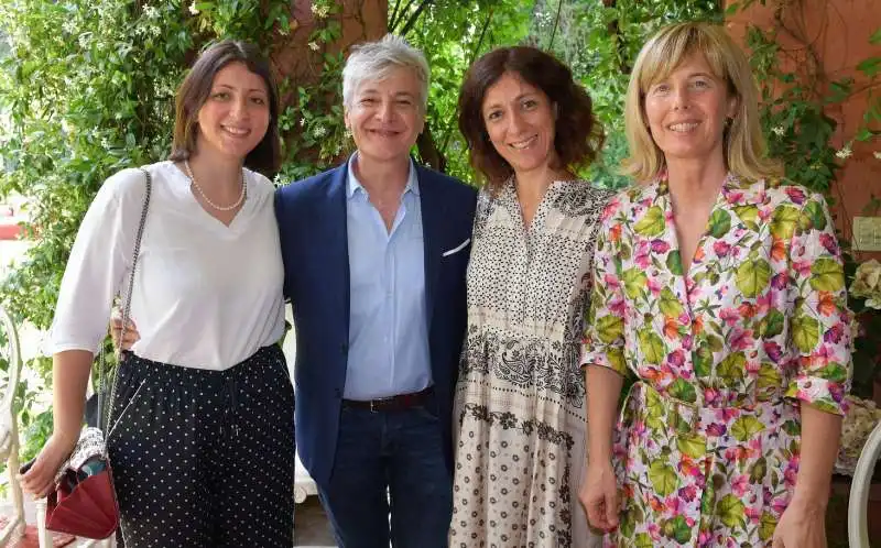 elena falaschi  eppe argentino mileto  sonia fama  carola penna  foto di bacco