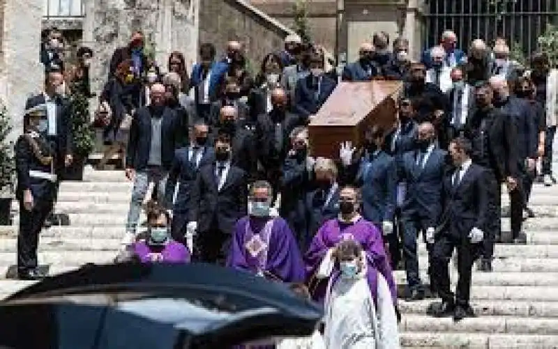 funerali raffaella carra' 3